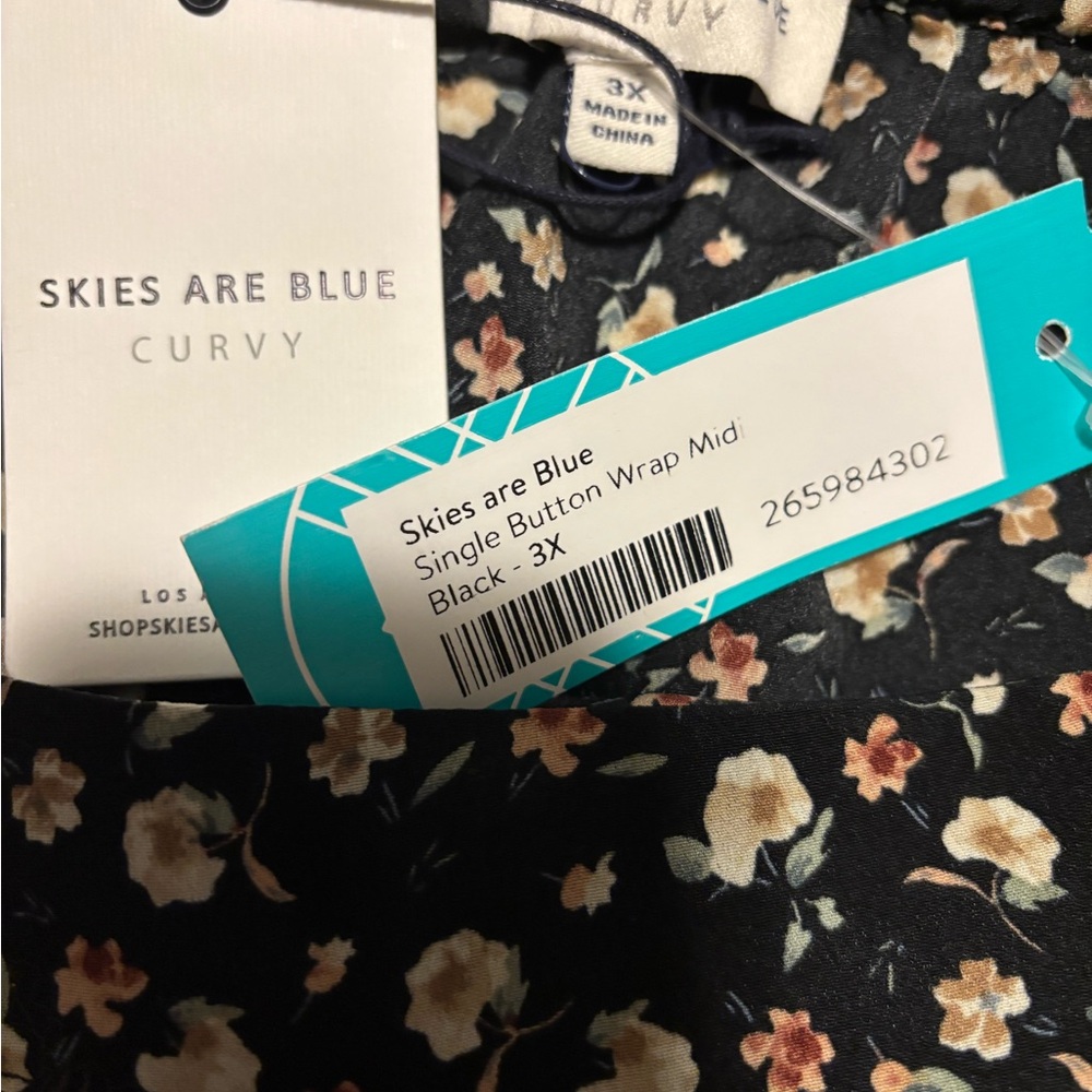 Skies are Blue Curvy Floral Faux Wrap Skirt 3X - Picture 4 of 5